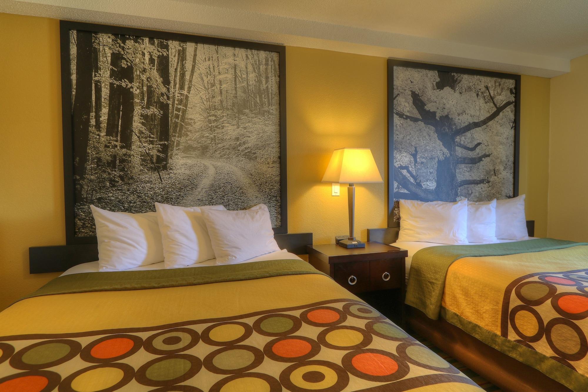 Super 8 By Wyndham Mt. Pleasant Hotel Маунт Плезант Екстериор снимка
