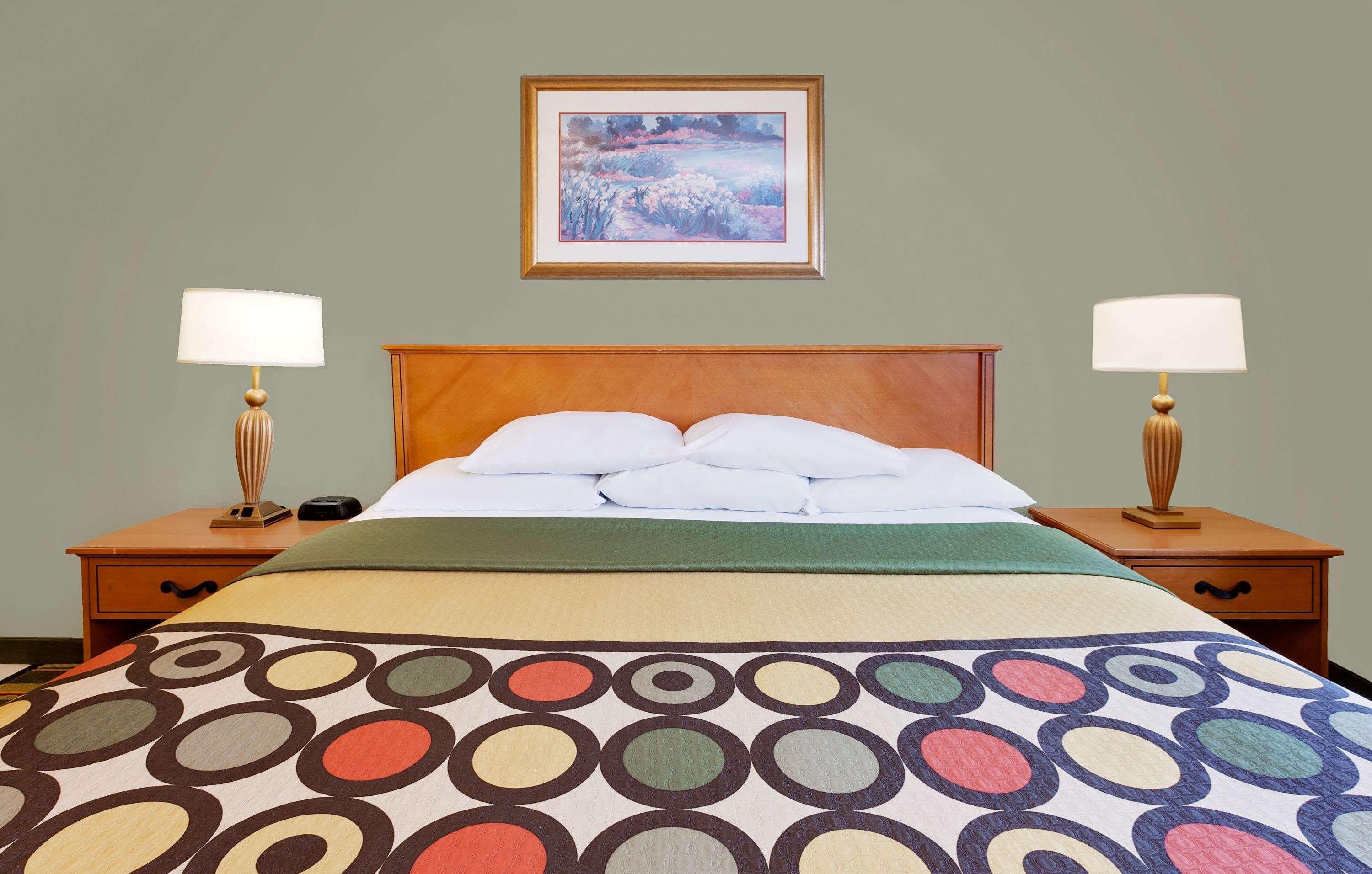Super 8 By Wyndham Mt. Pleasant Hotel Маунт Плезант Екстериор снимка
