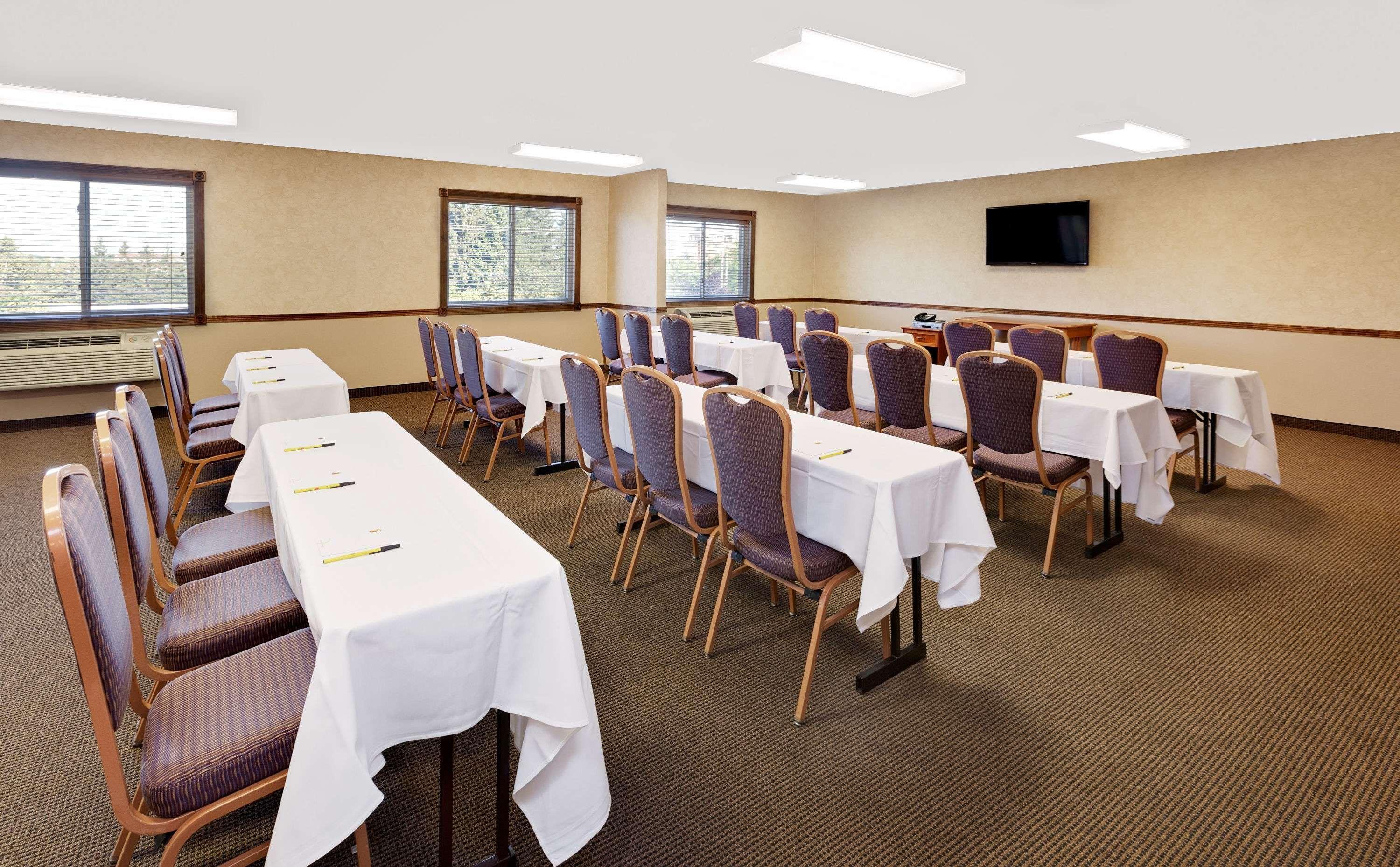 Super 8 By Wyndham Mt. Pleasant Hotel Маунт Плезант Екстериор снимка