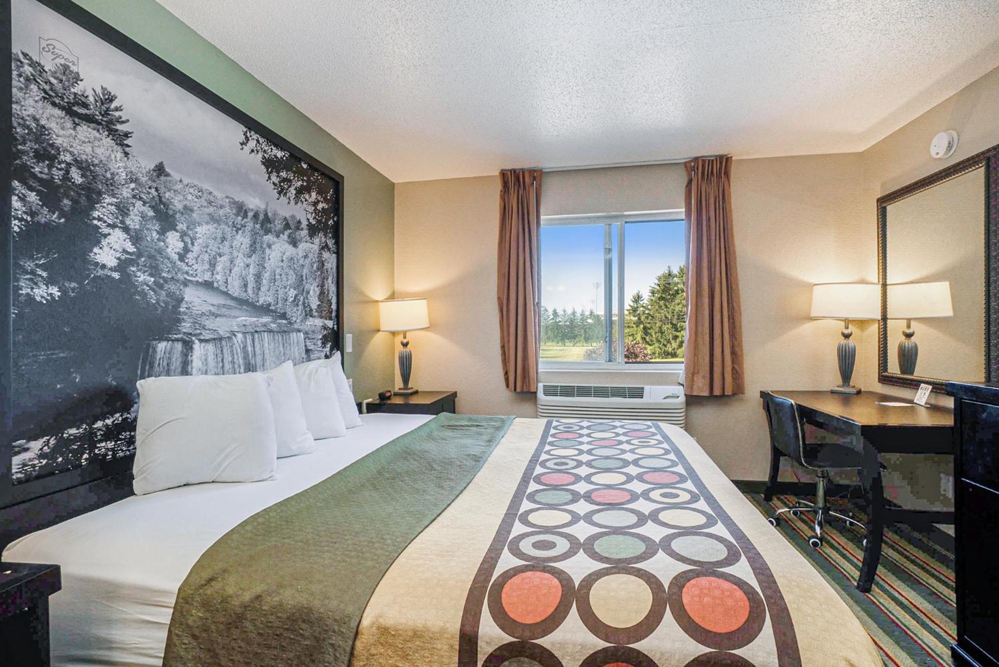 Super 8 By Wyndham Mt. Pleasant Hotel Маунт Плезант Екстериор снимка
