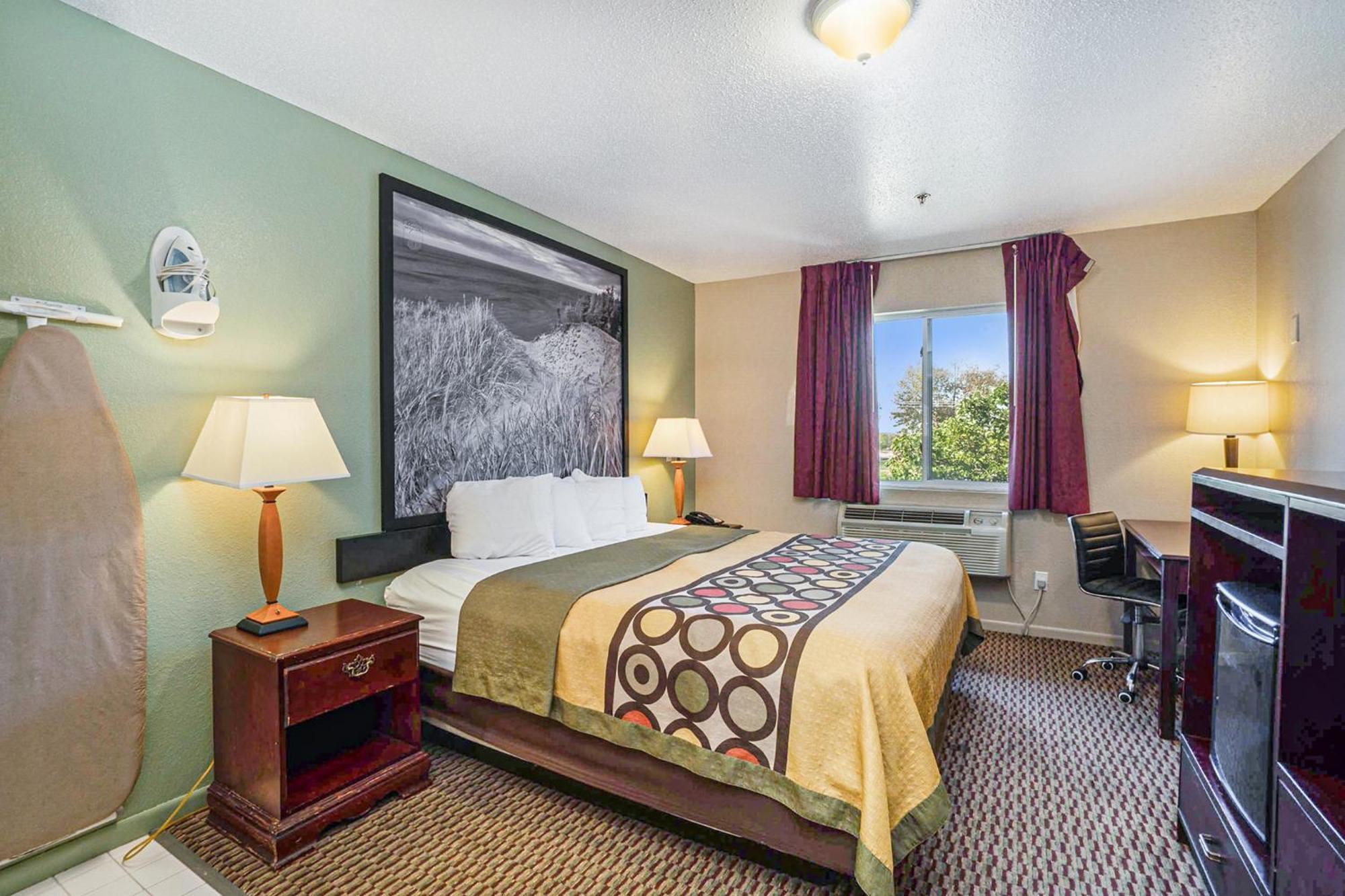 Super 8 By Wyndham Mt. Pleasant Hotel Маунт Плезант Екстериор снимка