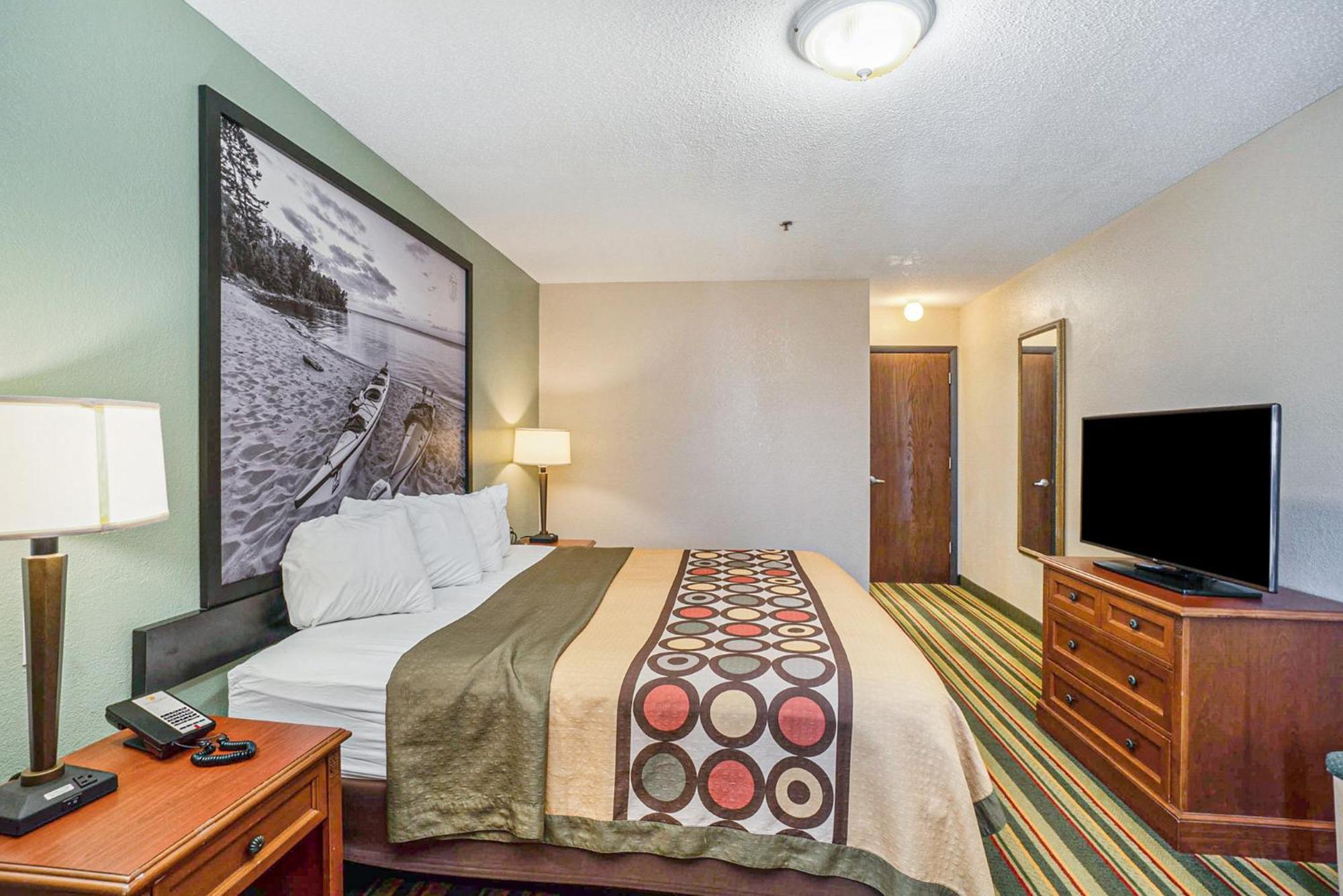 Super 8 By Wyndham Mt. Pleasant Hotel Маунт Плезант Екстериор снимка