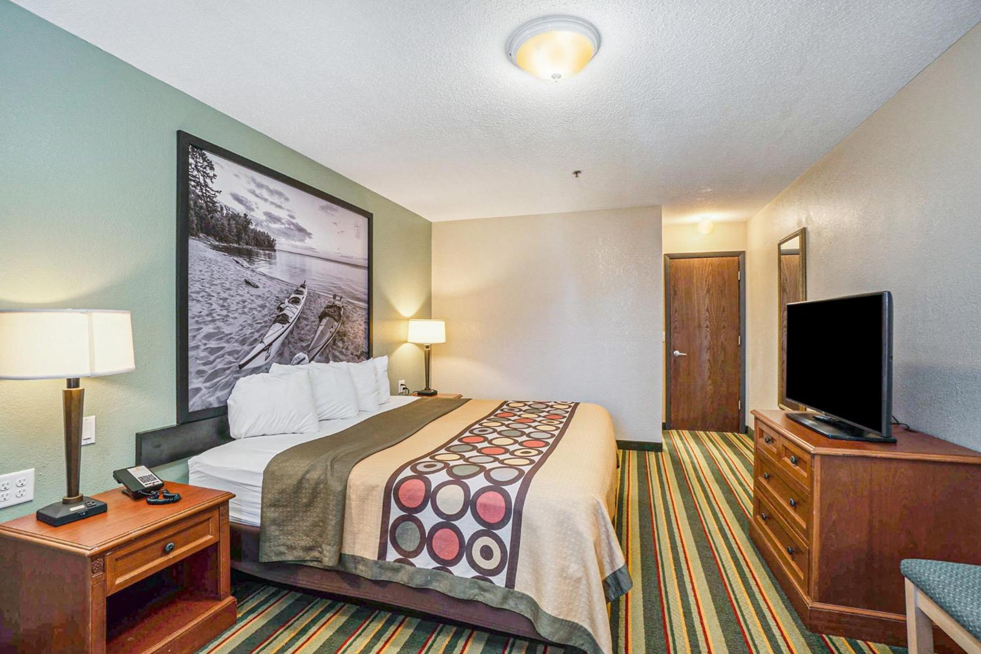 Super 8 By Wyndham Mt. Pleasant Hotel Маунт Плезант Екстериор снимка
