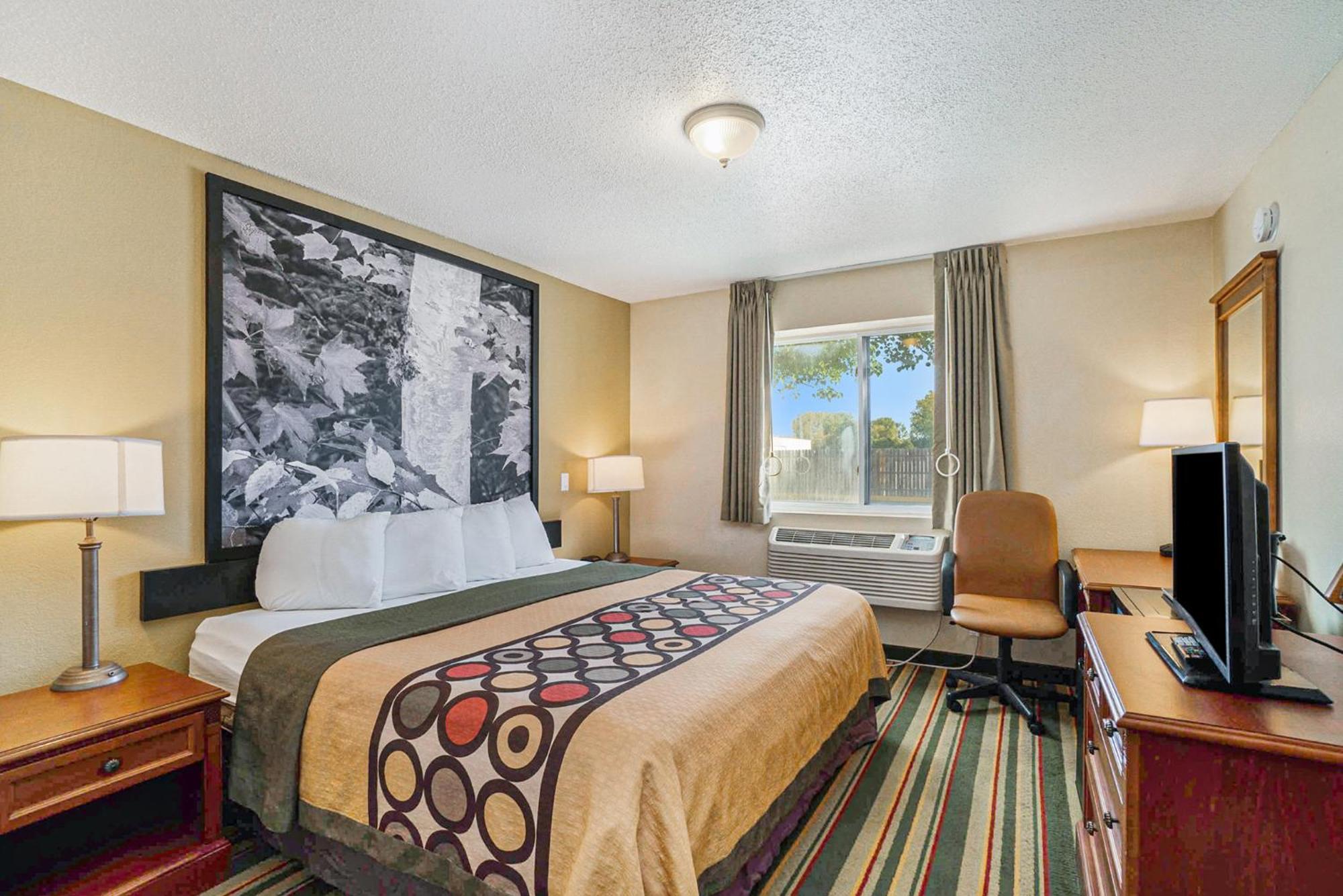 Super 8 By Wyndham Mt. Pleasant Hotel Маунт Плезант Екстериор снимка