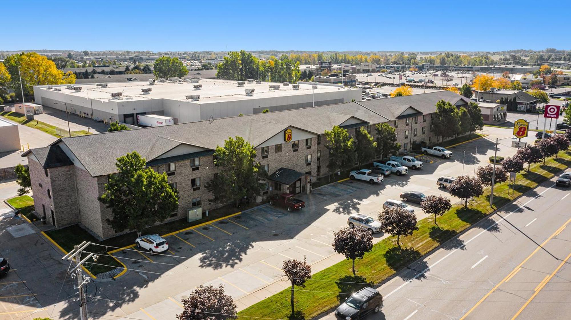 Super 8 By Wyndham Mt. Pleasant Hotel Маунт Плезант Екстериор снимка